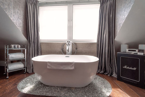 Karma Sanctum Soho Deluxe Loft Room